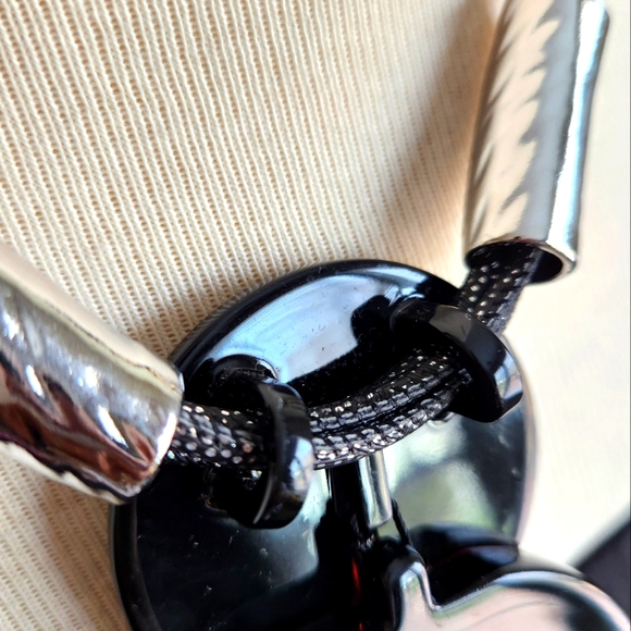 Elegant Pink and Black Pendant Necklace with Earrings Set - Picture 15 of 17